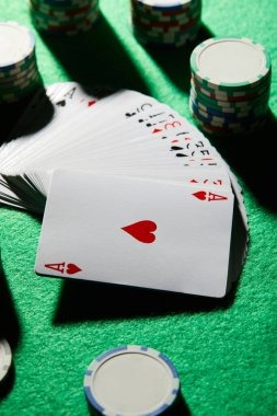 Live dealer table interface on linetog